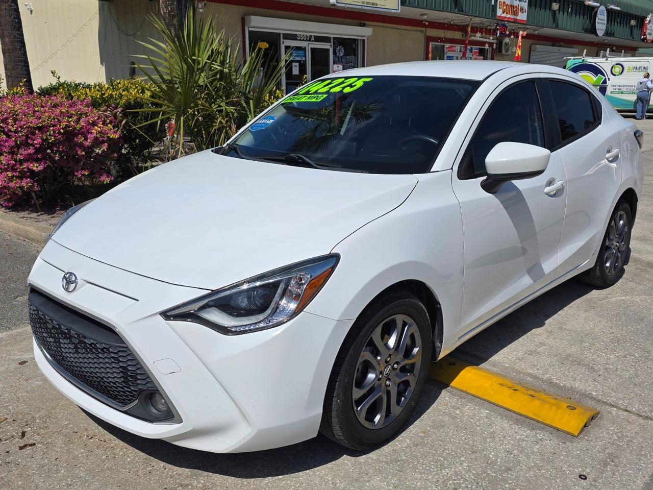 2019 Toyota Yaris Sedan XLE