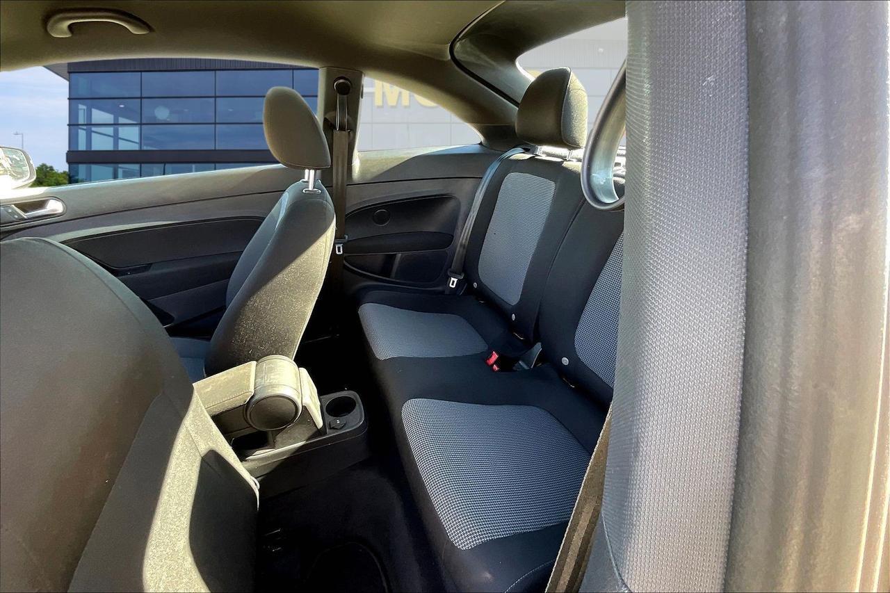 2019 VOLKSWAGEN BEETLE S Houston TX