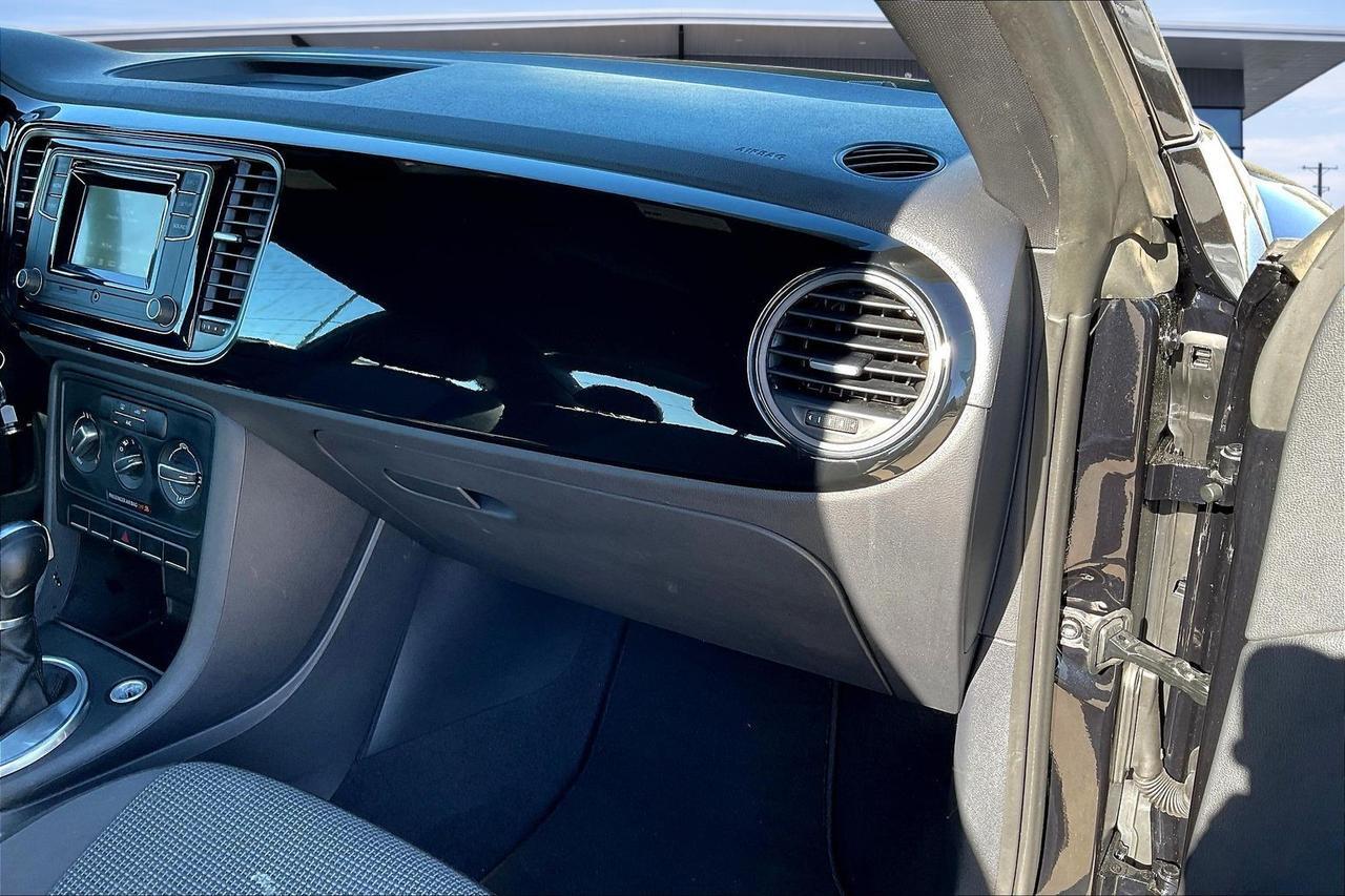 2019 VOLKSWAGEN BEETLE S Houston TX