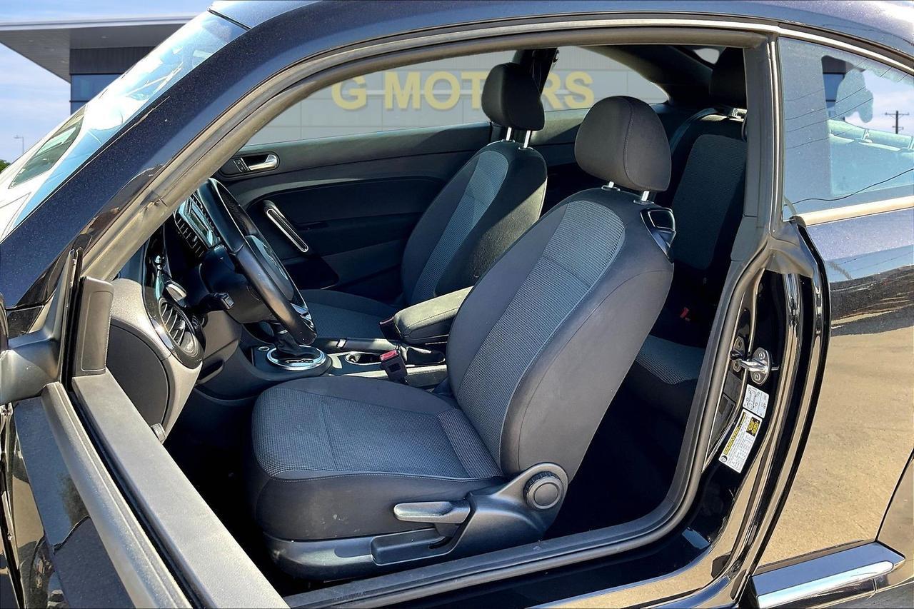 2019 VOLKSWAGEN BEETLE S Houston TX