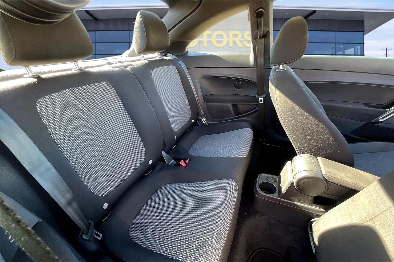 2019 VOLKSWAGEN BEETLE S Houston TX