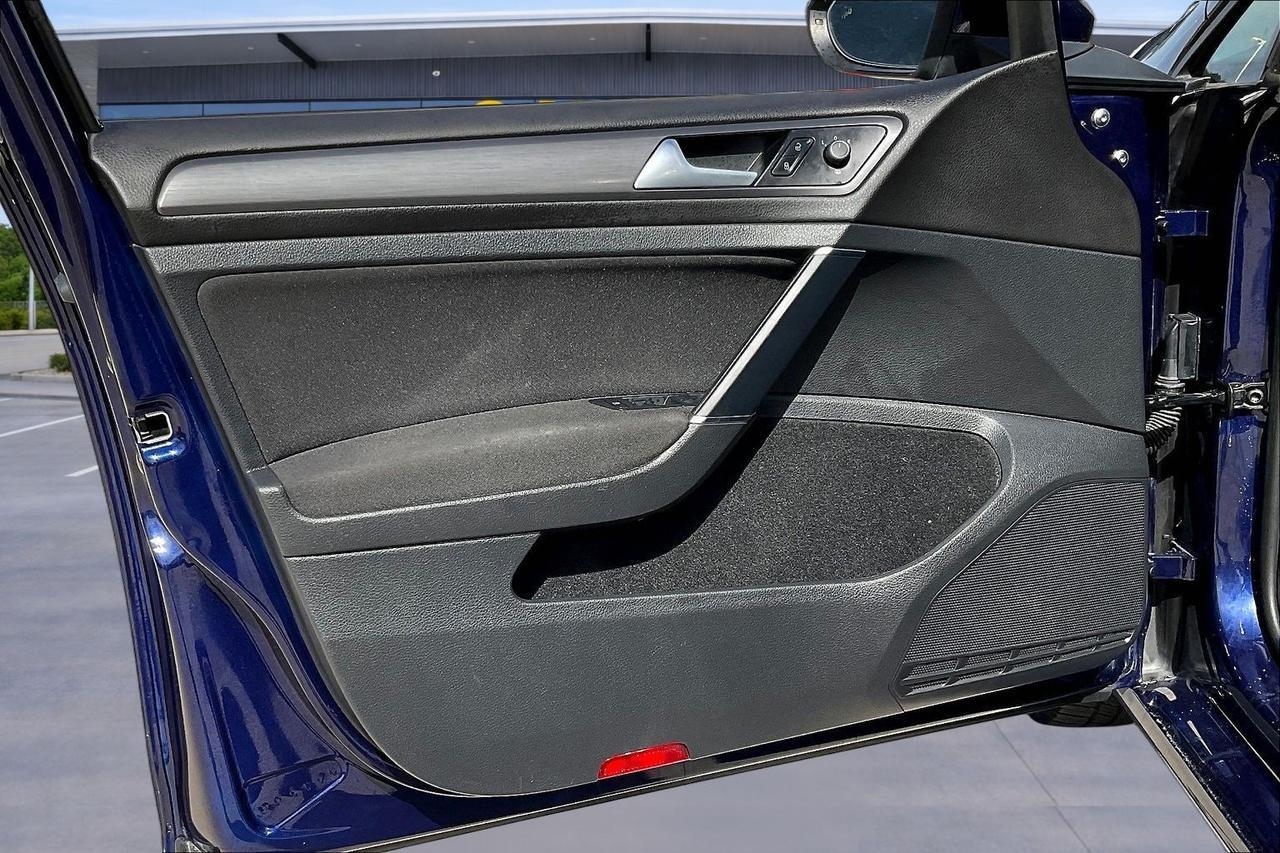 2019 VOLKSWAGEN E-GOLF SE Houston TX