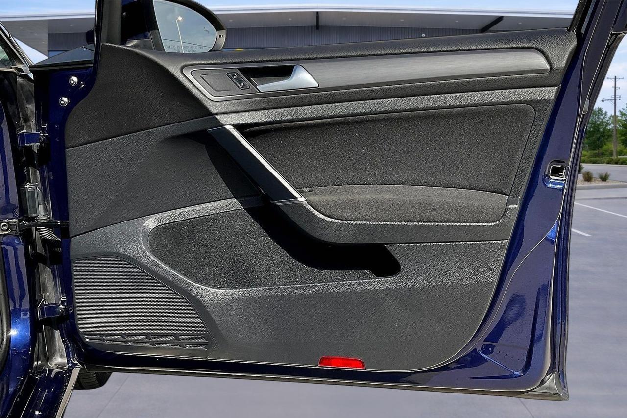2019 VOLKSWAGEN E-GOLF SE Houston TX