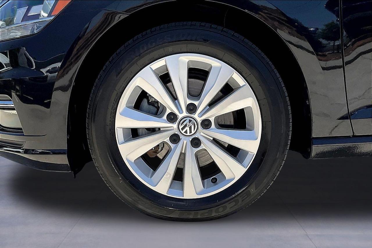 2019 VOLKSWAGEN GOLF S Houston TX