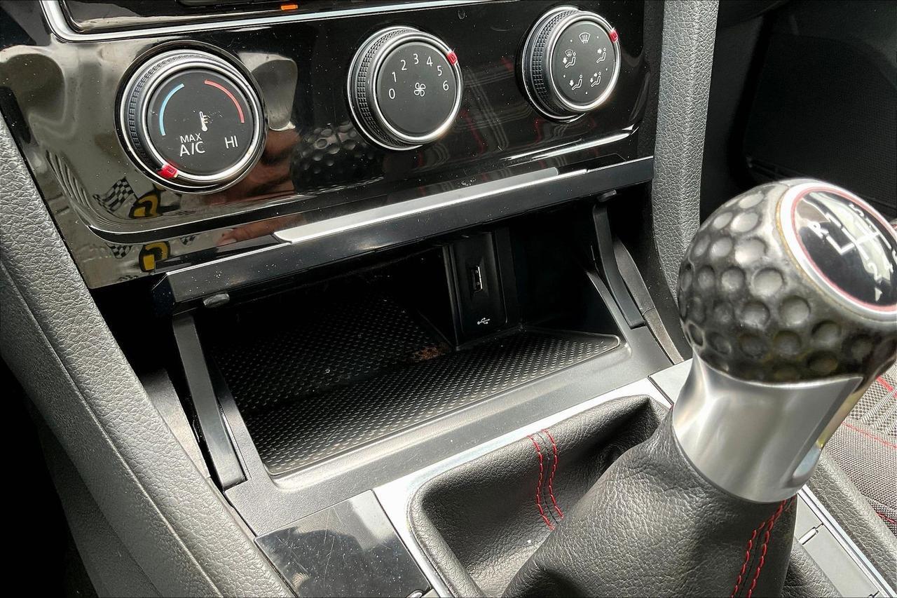 2019 VOLKSWAGEN GTI S Houston TX