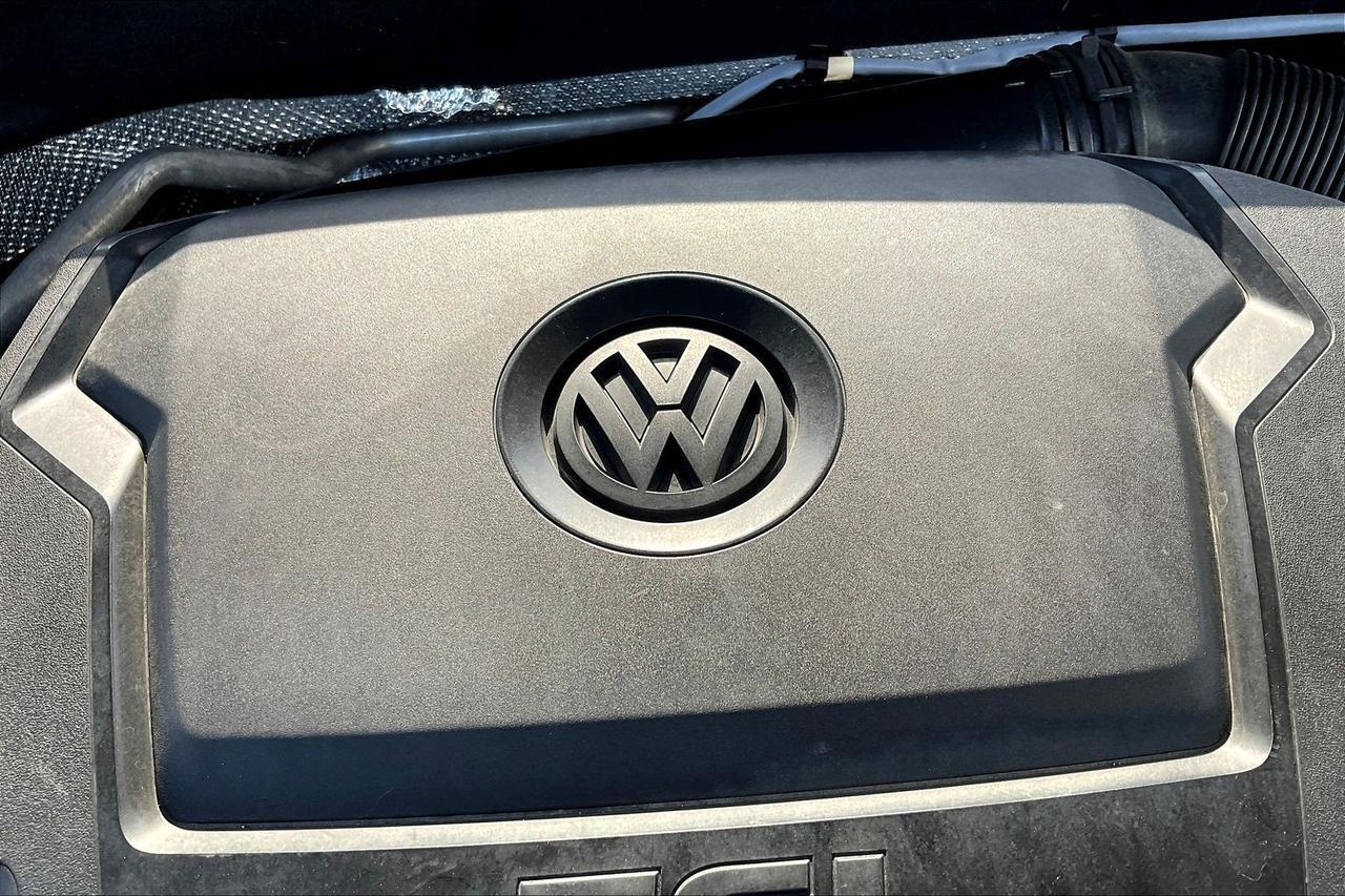 2019 VOLKSWAGEN PASSAT WOLFSBURG Houston TX
