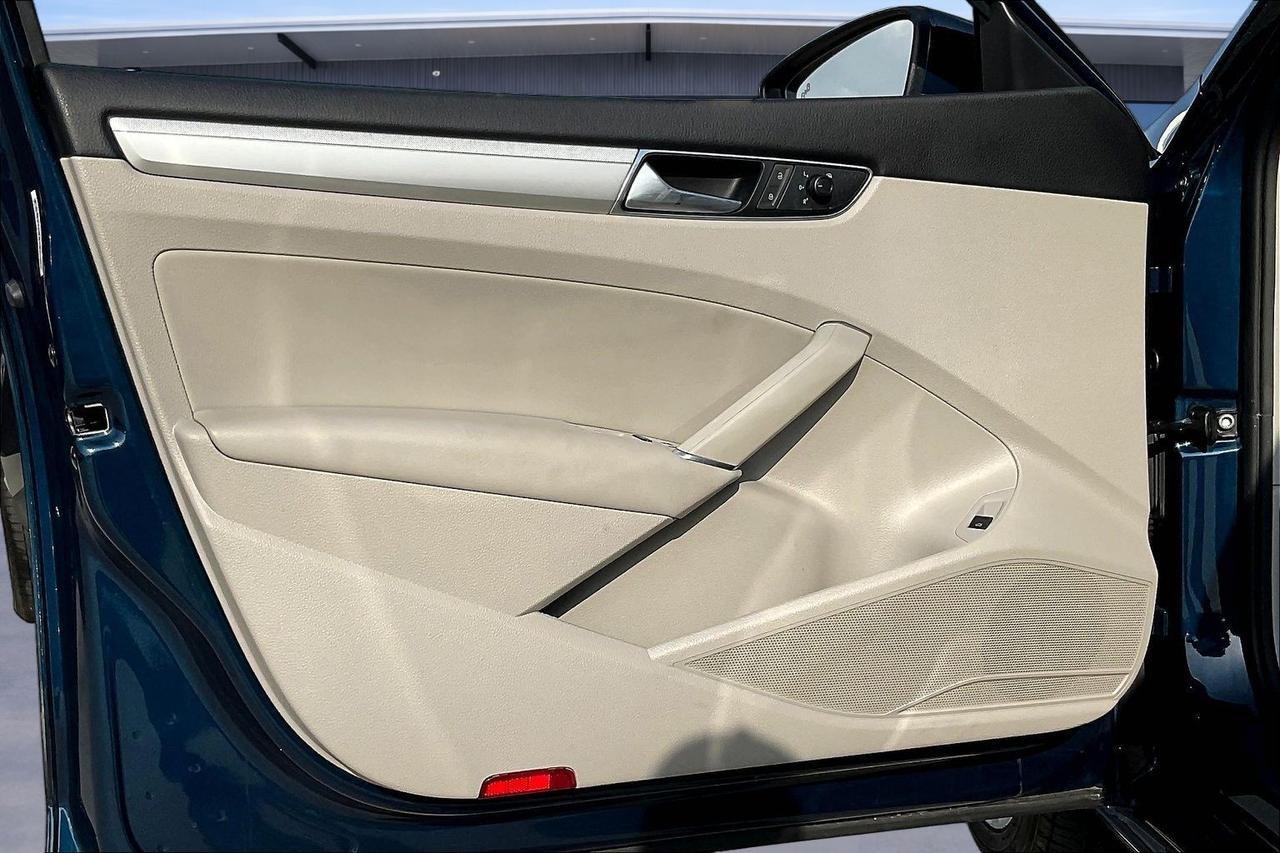 2019 VOLKSWAGEN PASSAT WOLFSBURG Houston TX