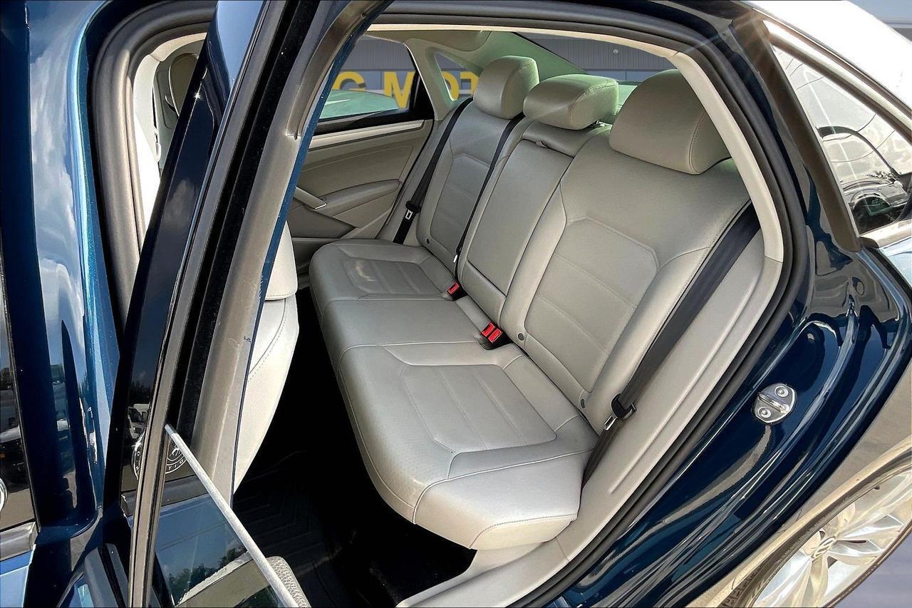 2019 VOLKSWAGEN PASSAT WOLFSBURG Houston TX