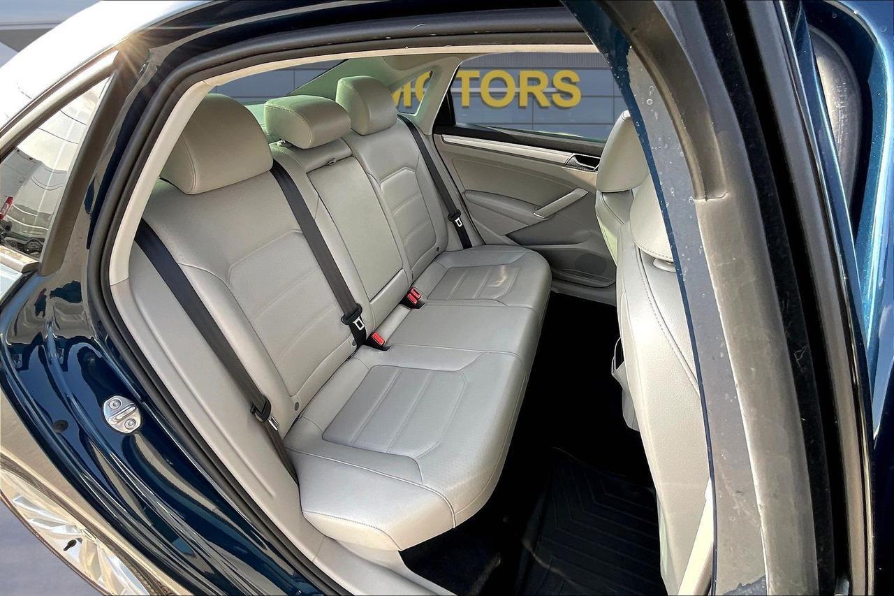 2019 VOLKSWAGEN PASSAT WOLFSBURG Houston TX