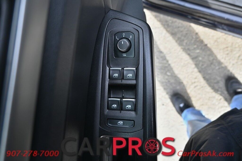 2019 Volkswagen Atlas 3.6L V6 SE w/Technology - 3.6L V6 - Automatic - All Wheel Drive - Remoete Start - Keyless Entry - Front Heated Leather Seats - Blind Spot Detection - 3rd Row Seating - Tow Package - 1 Owner Anchorage AK