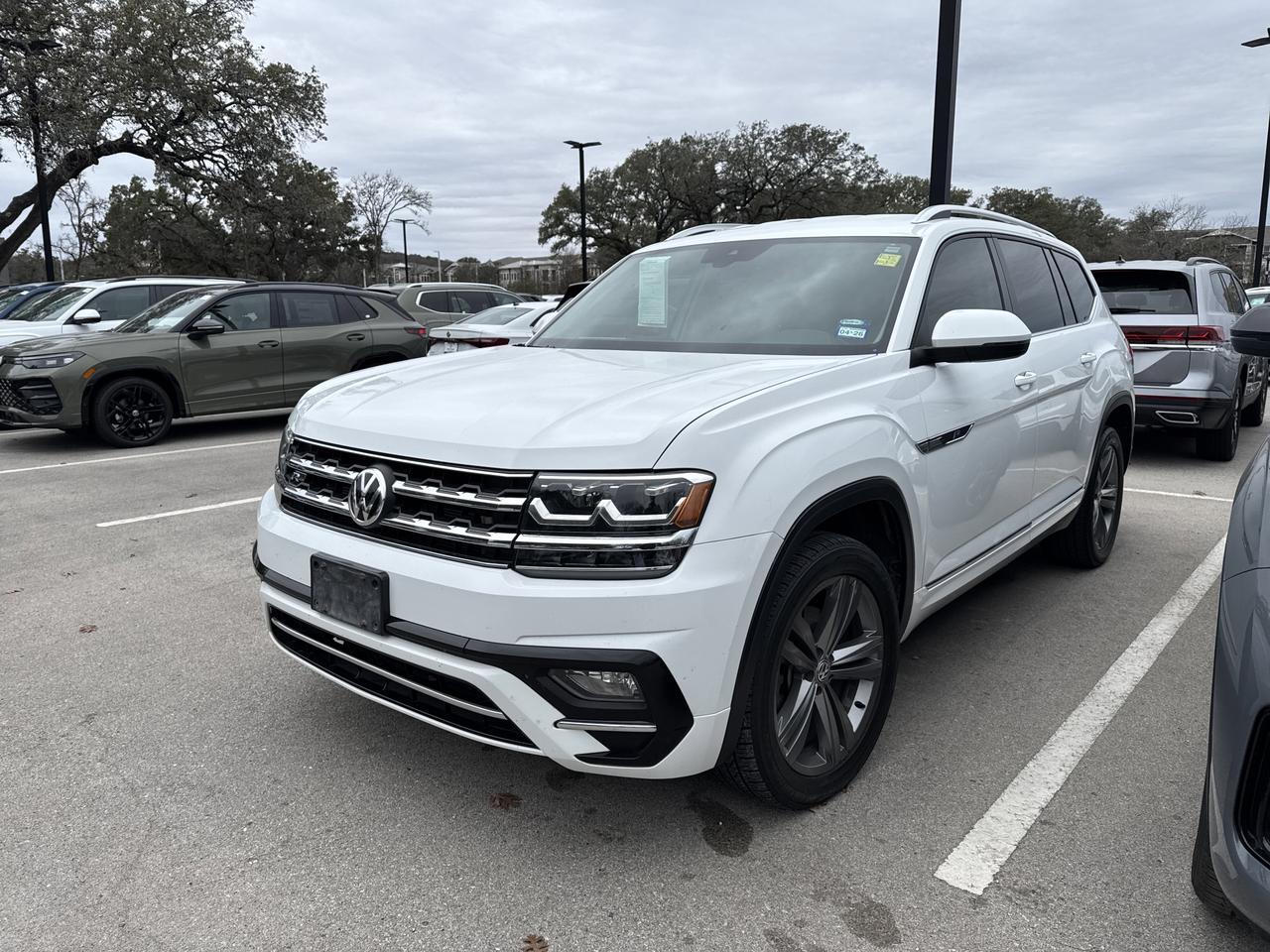 2019 Volkswagen Atlas 3.6L V6 SE w/Technology R-Line
