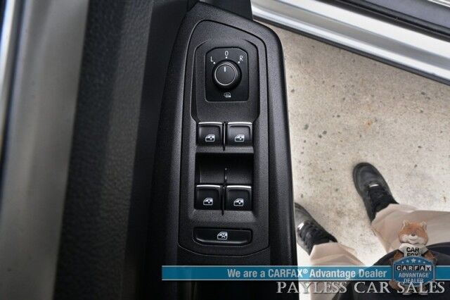 2019 Volkswagen Atlas 3.6L V6 SEL / Auto Start / Heated Leather Seats & Steering Wheel / NAV / Pano Sunroof / Adaptive Cruise / Lane Depart & Blind Spot Alert / Apple CarPlay & Android Auto / 3rd Row / Seats 7 / Tow Pkg Anchorage AK