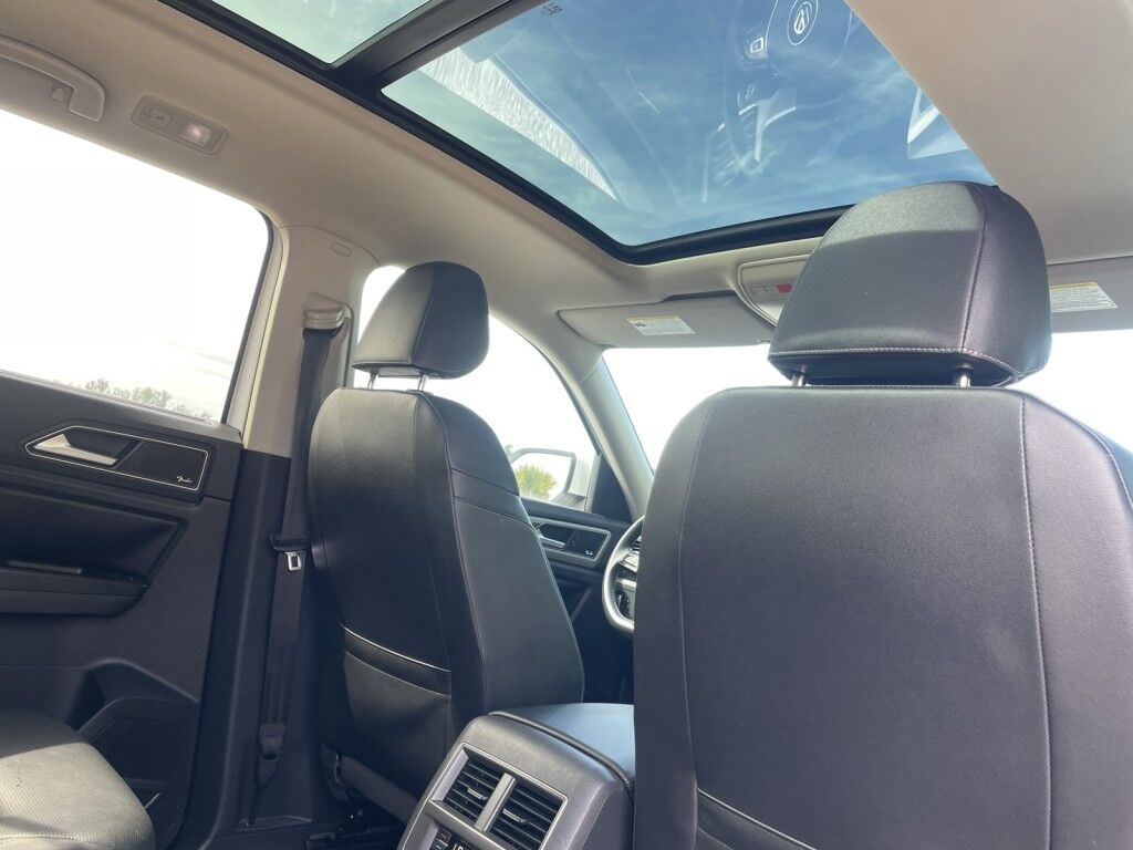 2019 Volkswagen Atlas 3.6L V6 SEL PREMIUM~CLEAN CARFAX~3RD ROW SEAT~LANE ASSIST~ADAPTI Sarasota FL