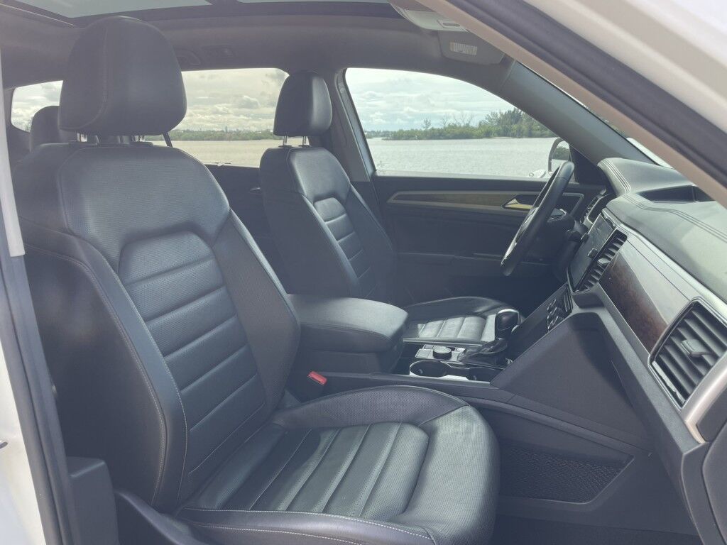 2019 Volkswagen Atlas 3.6L V6 SEL PREMIUM~CLEAN CARFAX~3RD ROW SEAT~LANE ASSIST~ADAPTI Sarasota FL