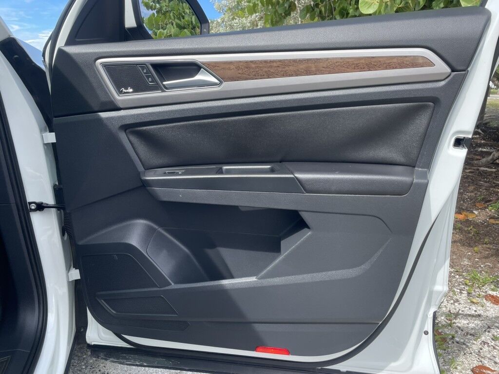 2019 Volkswagen Atlas 3.6L V6 SEL PREMIUM~CLEAN CARFAX~3RD ROW SEAT~LANE ASSIST~ADAPTI Sarasota FL