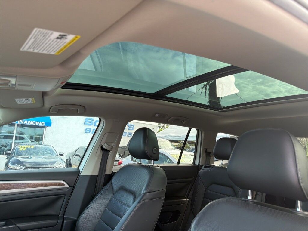 2019 Volkswagen Atlas 3.6L V6 SEL PREMIUM~CLEAN CARFAX~3RD ROW SEAT~LANE ASSIST~ADAPTIVE CRUISE CONTROL~ONLINE FINANCE AND SHIPPING AVAILABLE!!!! Sarasota FL