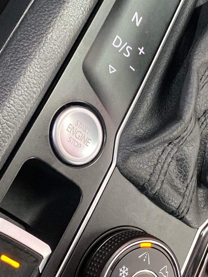 2019 Volkswagen Atlas 3.6L V6 SEL R-Line Richmond Hill NY