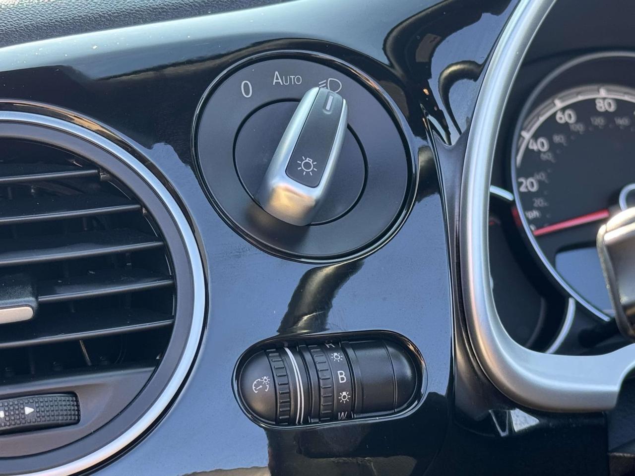 2019 Volkswagen Beetle Convertible 2.0T SE Fredericksburg VA