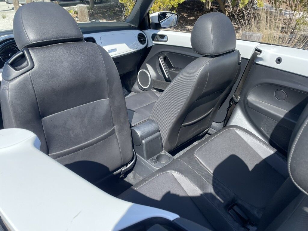 2019 Volkswagen Beetle Convertible S~CLEAN CAR-FAX~EXCELLENT CONDITION~BLUETOOTH~CONVERTIBLE SOFT TOP~CRUISE CONTROL~HEATED SIDE MIRRORS~PARKING SENSORS~STABILITY CONTROL Sarasota FL