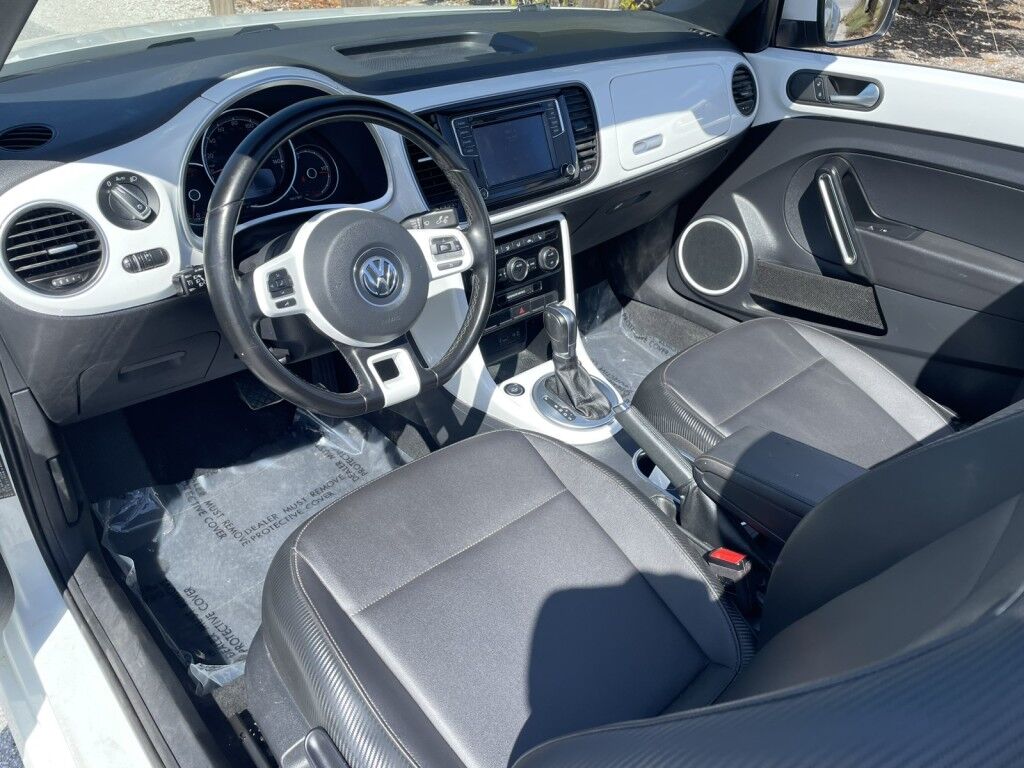 2019 Volkswagen Beetle Convertible S~CLEAN CAR-FAX~EXCELLENT CONDITION~BLUETOOTH~CONVERTIBLE SOFT TOP~CRUISE CONTROL~HEATED SIDE MIRRORS~PARKING SENSORS~STABILITY CONTROL Sarasota FL