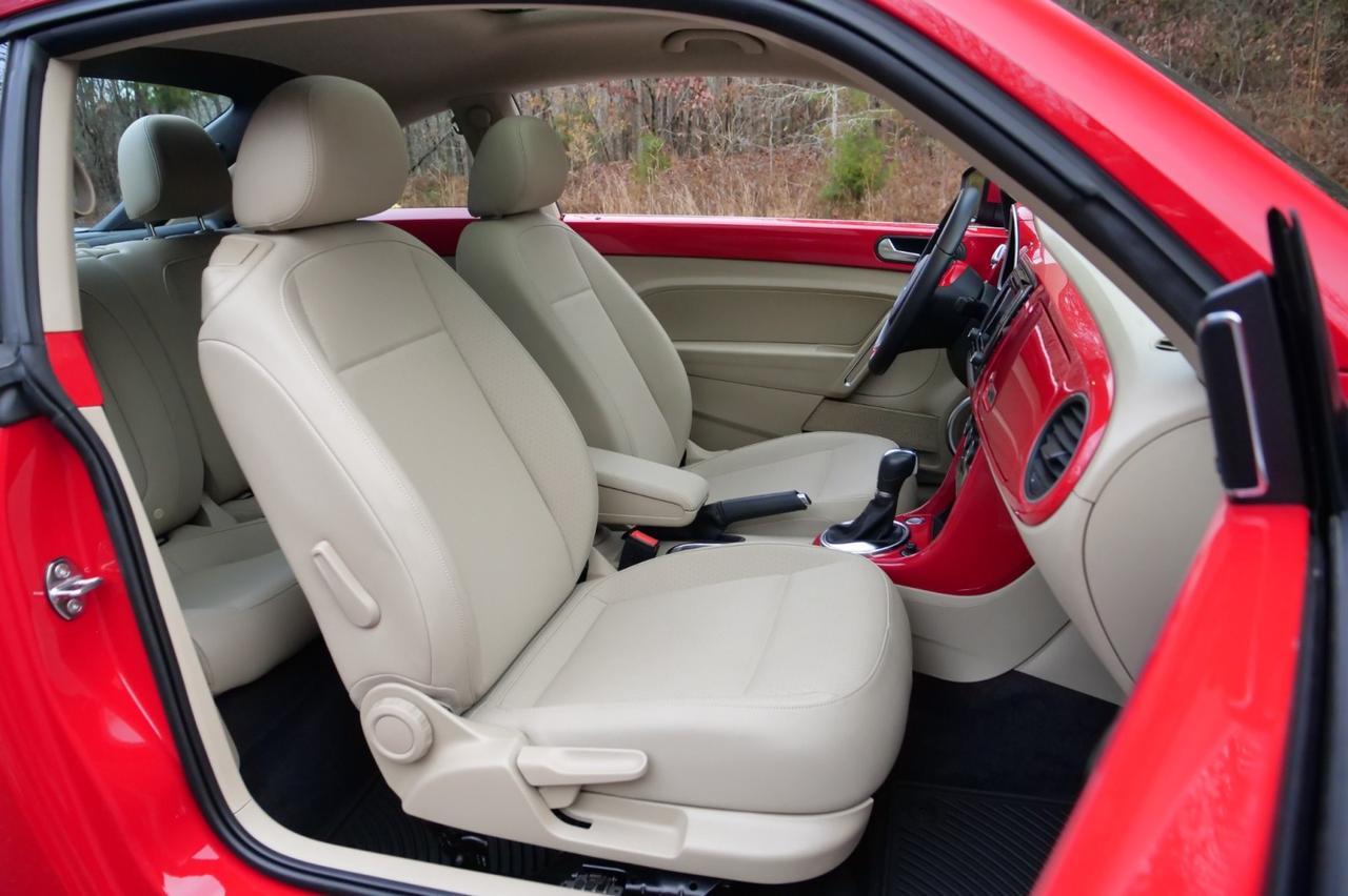 2019 Volkswagen Beetle SE / Premium Package / Heated Seats / Sunroof! Lincolnton NC