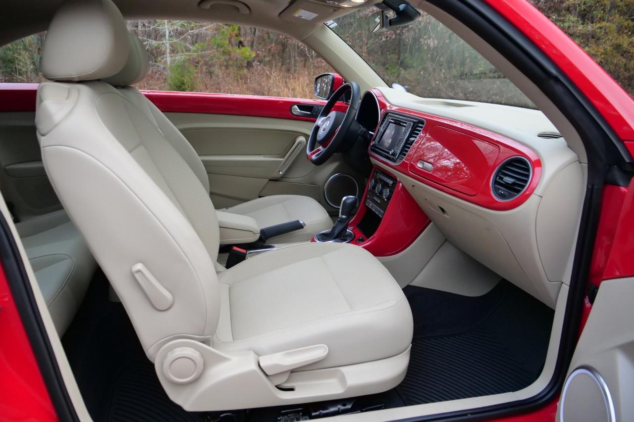 2019 Volkswagen Beetle SE / Premium Package / Heated Seats / Sunroof! Lincolnton NC