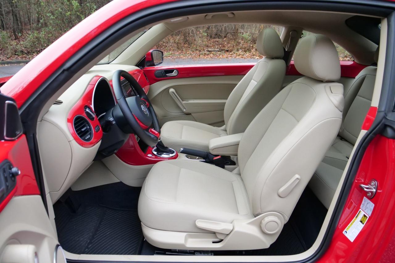 2019 Volkswagen Beetle SE / Premium Package / Heated Seats / Sunroof! Lincolnton NC