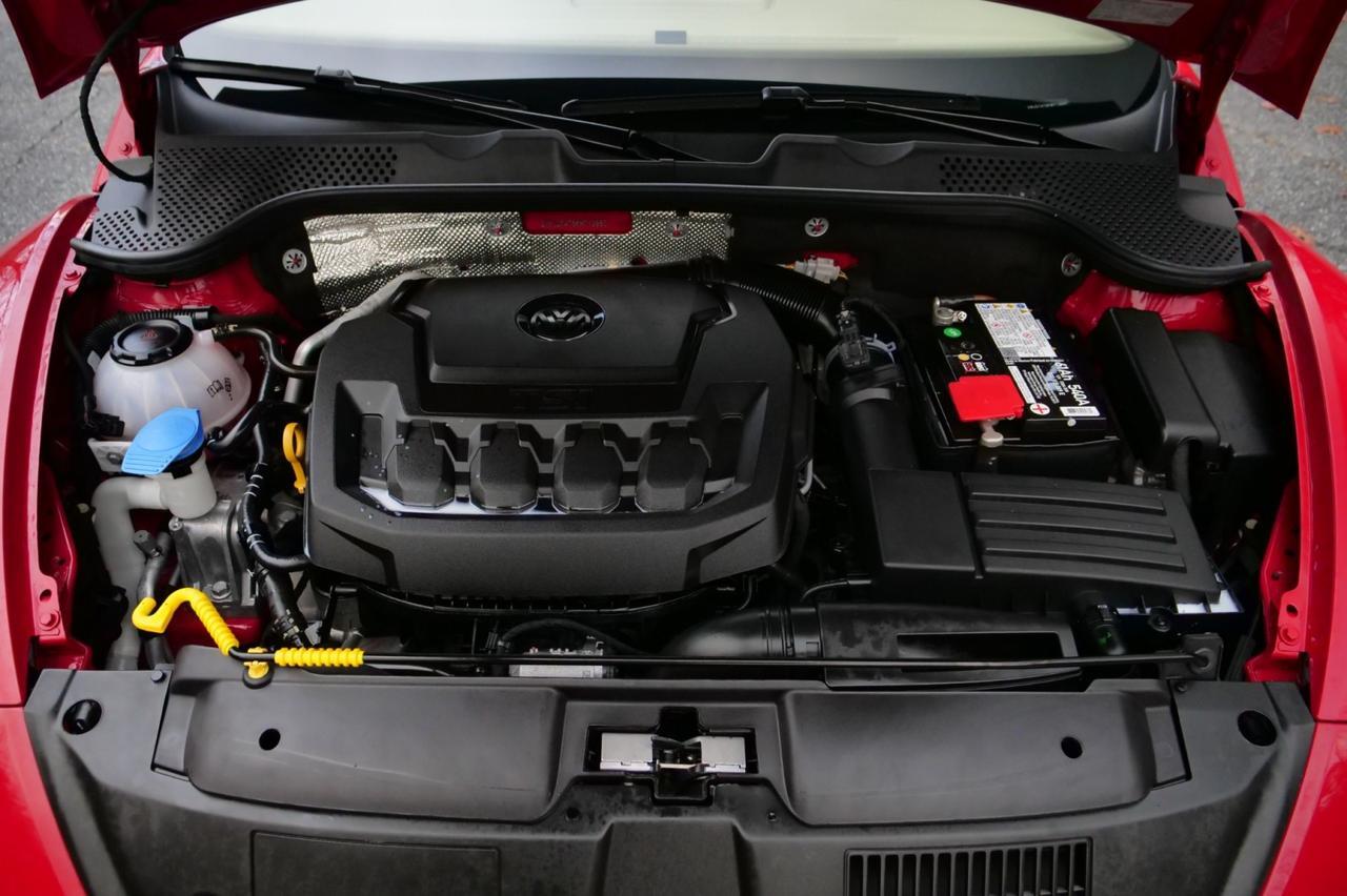 2019 Volkswagen Beetle SE / Premium Package / Heated Seats / Sunroof! Lincolnton NC