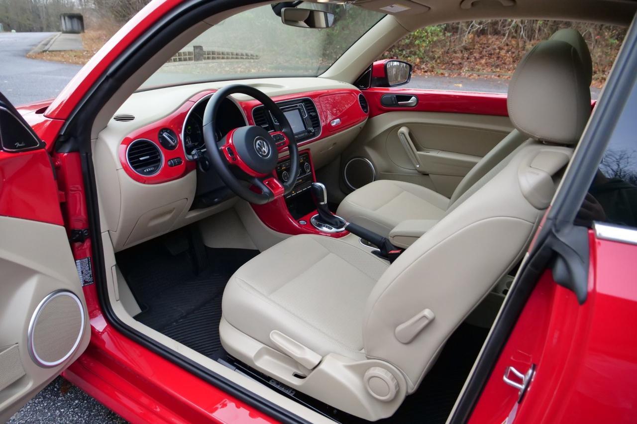 2019 Volkswagen Beetle SE / Premium Package / Heated Seats / Sunroof! Lincolnton NC