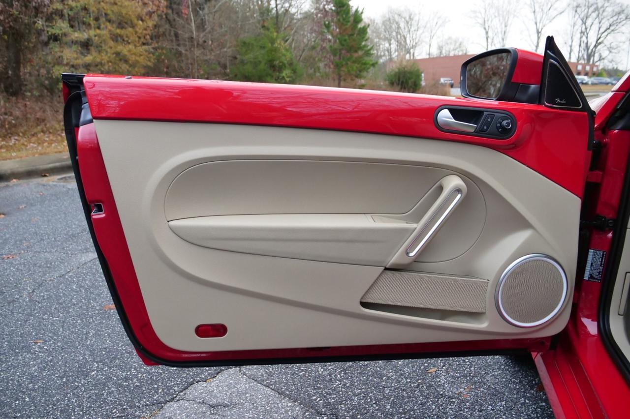 2019 Volkswagen Beetle SE / Premium Package / Heated Seats / Sunroof! Lincolnton NC