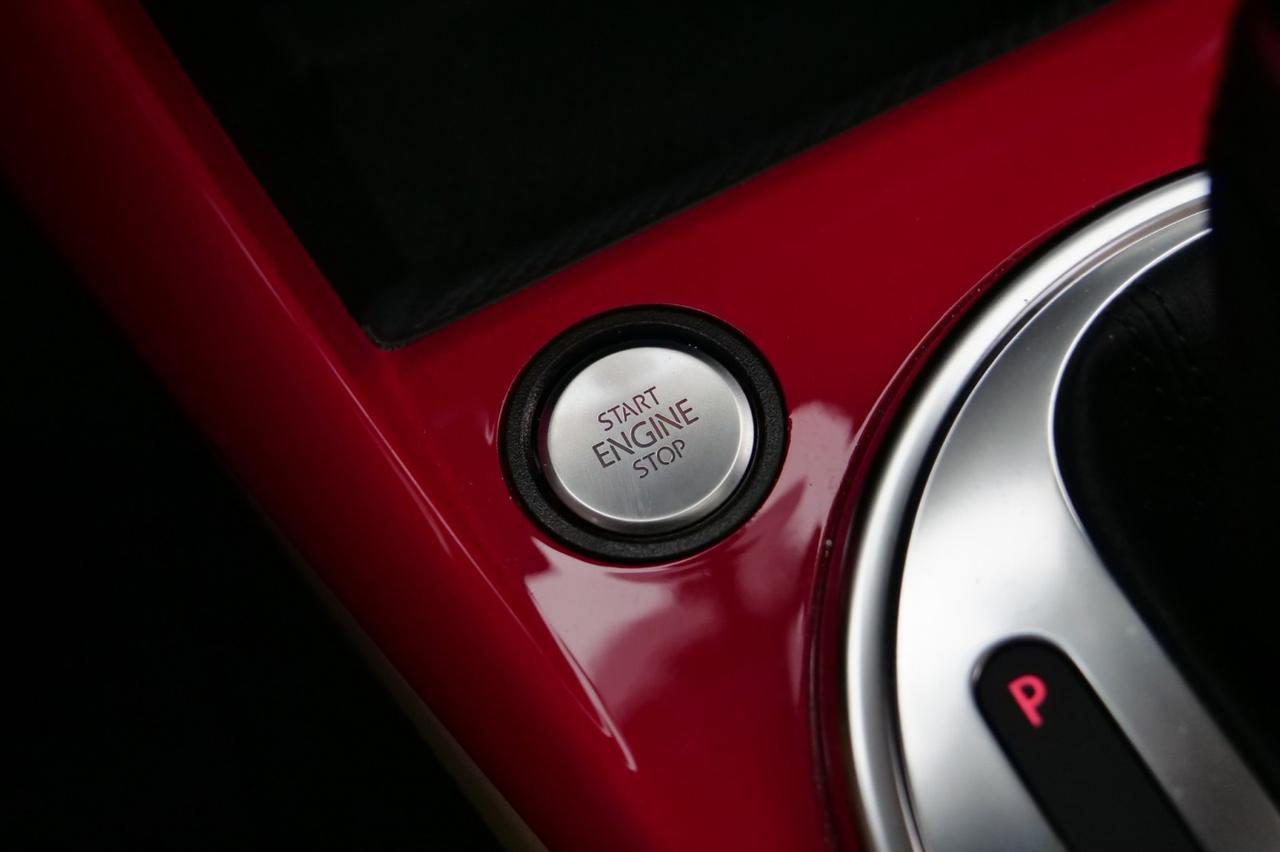 2019 Volkswagen Beetle SE / Premium Package / Heated Seats / Sunroof! Lincolnton NC