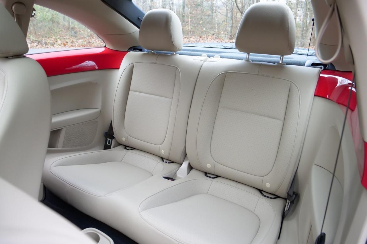 2019 Volkswagen Beetle SE / Premium Package / Heated Seats / Sunroof! Lincolnton NC