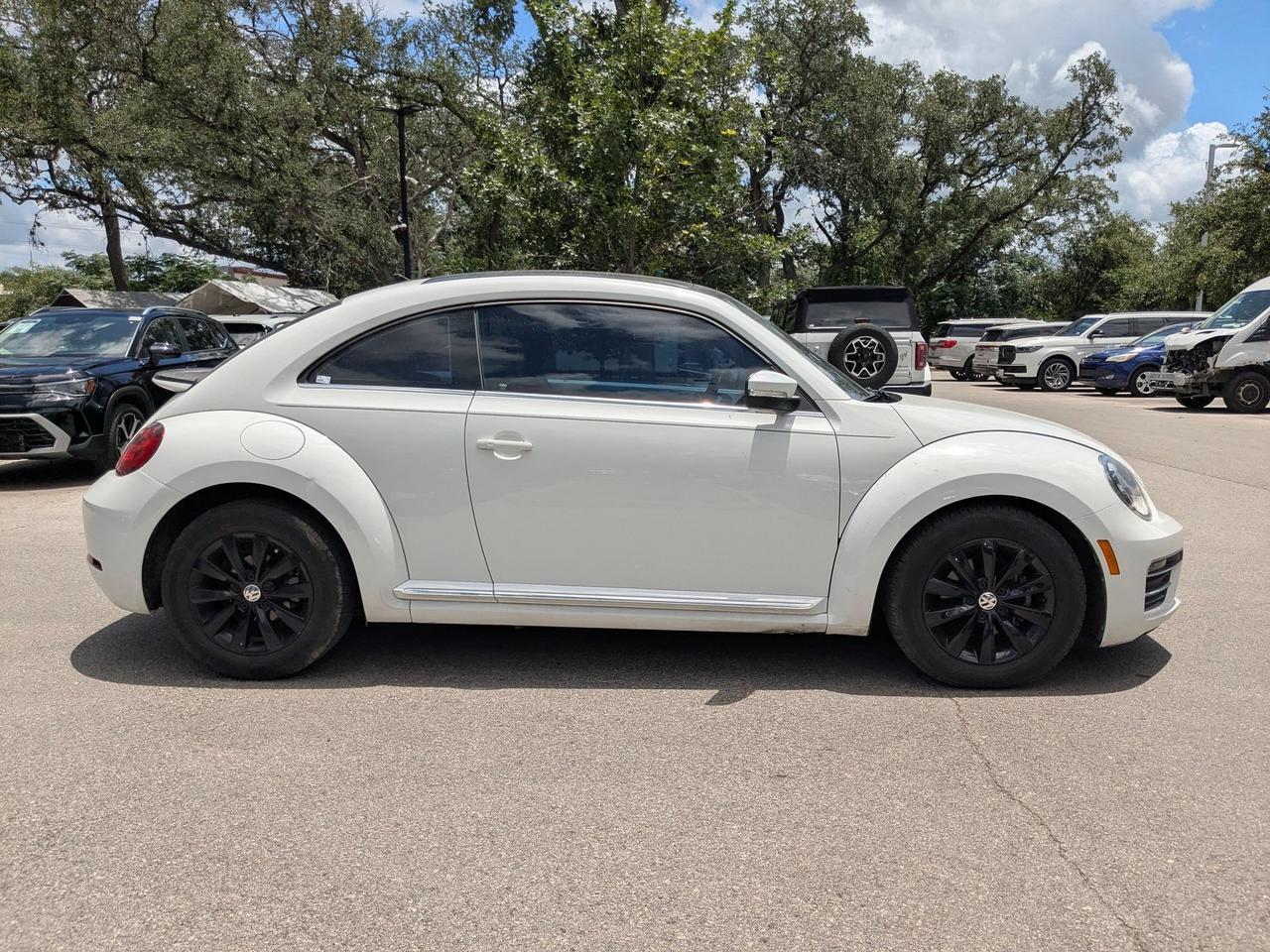 2019 Volkswagen Beetle SE