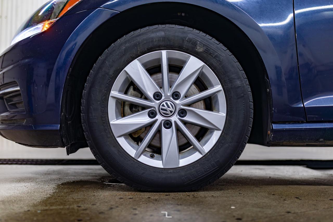 2019 Volkswagen Golf Comfortline BCam Red Deer AB