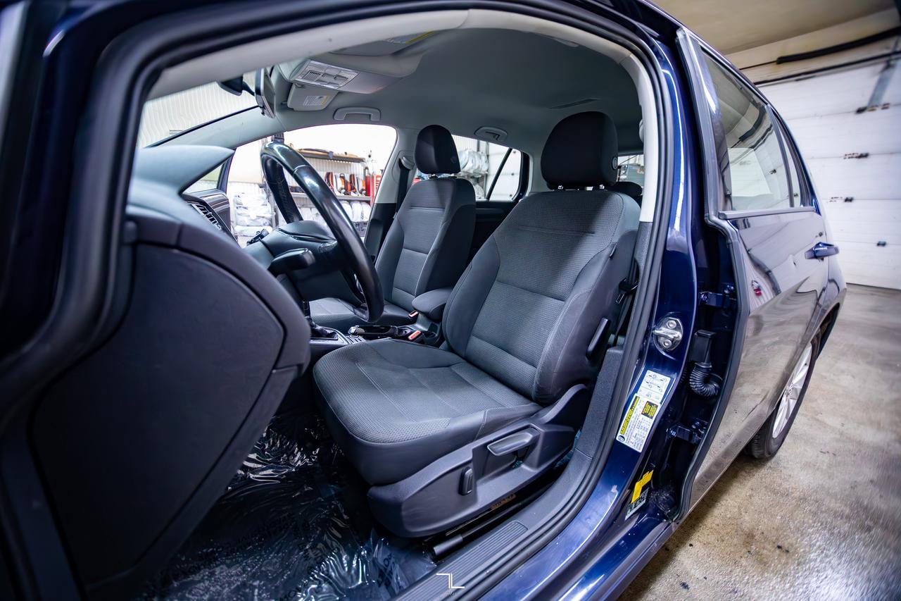 2019 Volkswagen Golf Comfortline BCam Red Deer AB