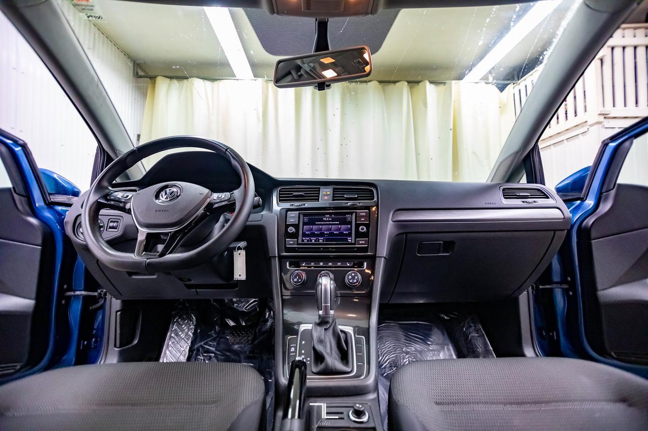 2019 Volkswagen Golf Comfortline Hatchback BCam HSeat Red Deer AB