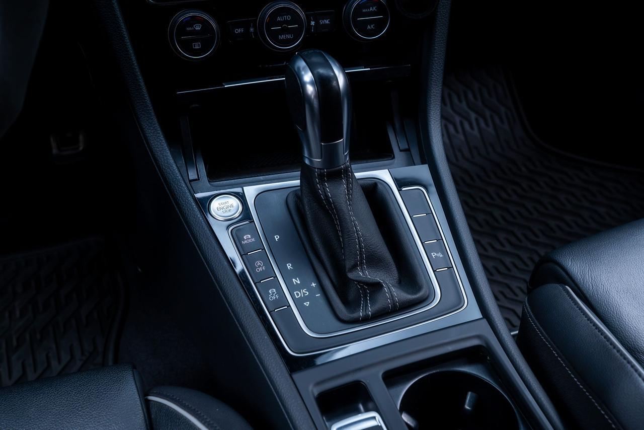 2019 Volkswagen Golf R DCC &amp; Navigation 4Motion Airbags on Bentley Wheels Portland OR