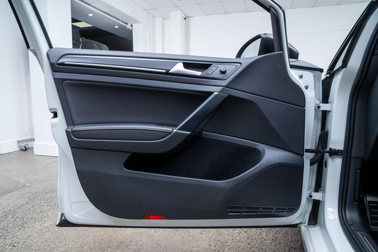 2019 Volkswagen Golf R DCC &amp; Navigation 4Motion Airbags on Bentley Wheels Portland OR