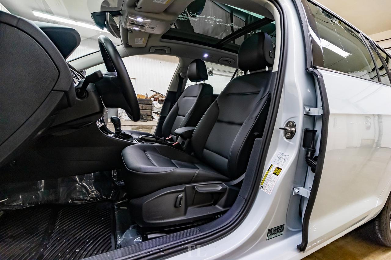 2019 Volkswagen Golf SportWagen Highline Leather Roof BCam Red Deer AB