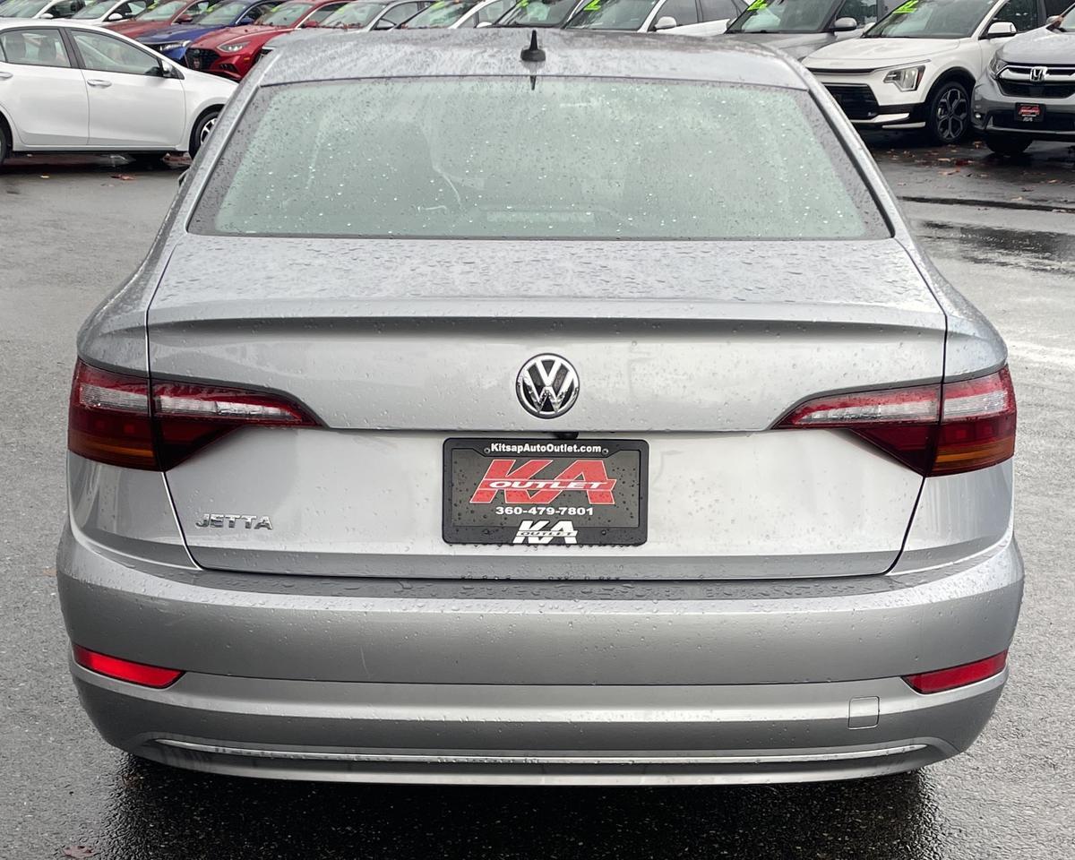 2019 Volkswagen Jetta SE R-Line photo 3