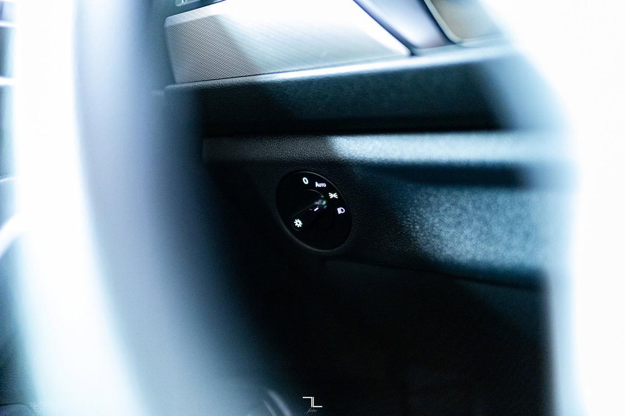 2019 Volkswagen Jetta Comfortline Manual BCam Red Deer AB