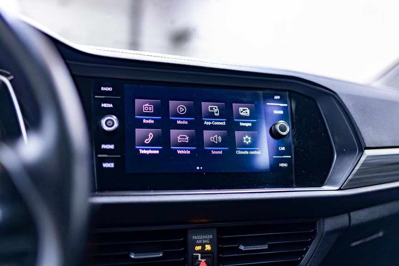 2019 Volkswagen Jetta Highline Leather Roof BCam Manual Red Deer AB