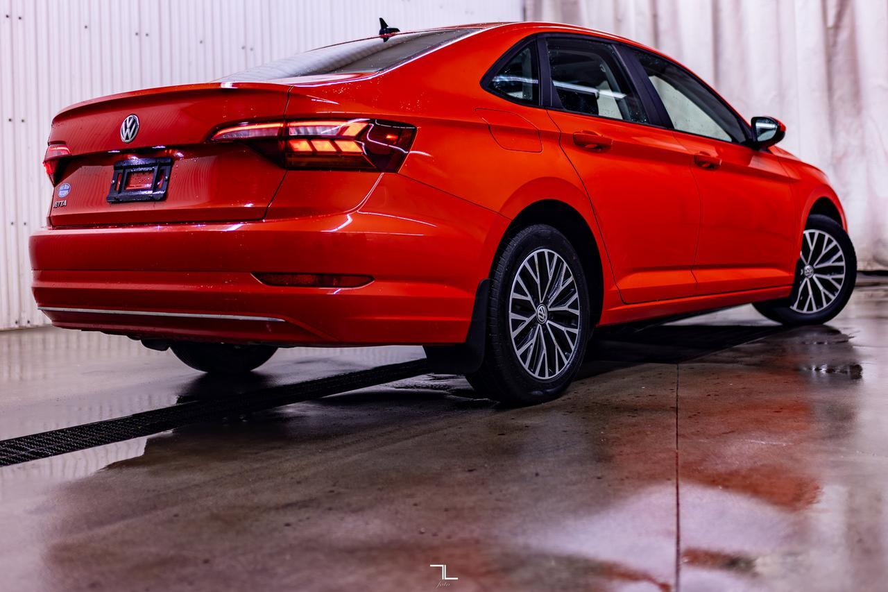 2019 Volkswagen Jetta Highline Leather Roof BCam Manual Red Deer AB