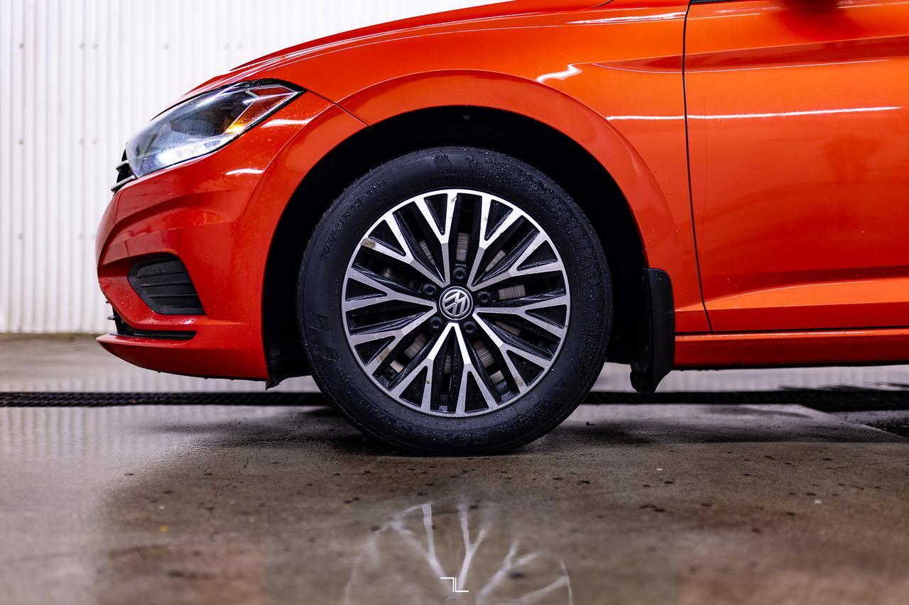 2019 Volkswagen Jetta Highline Leather Roof BCam Manual Red Deer AB