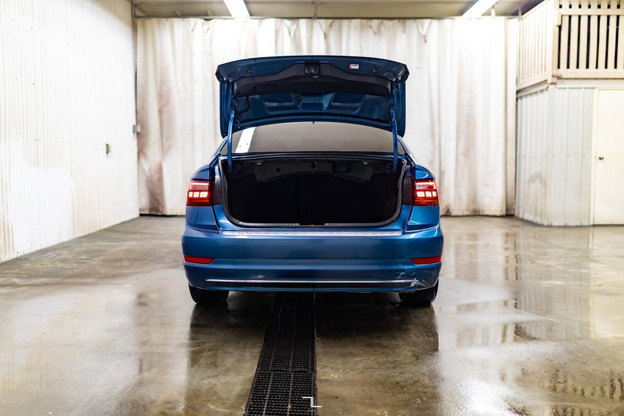 2019 Volkswagen Jetta Highline Leather Roof BCam Red Deer AB