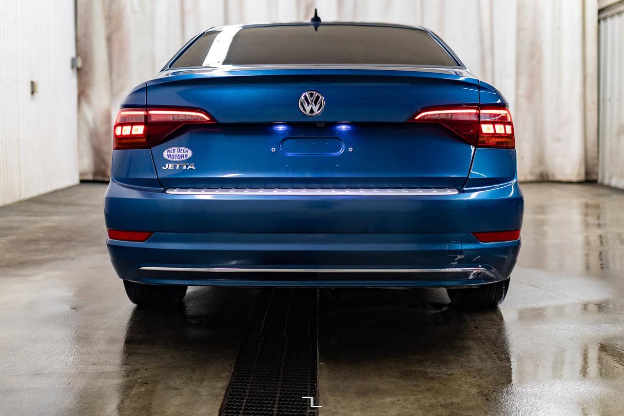 2019 Volkswagen Jetta Highline Leather Roof BCam Red Deer AB