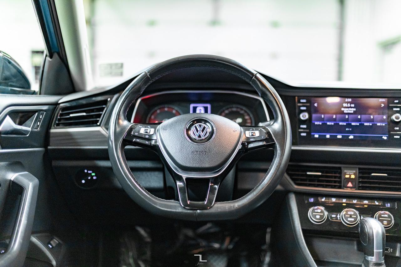 2019 Volkswagen Jetta Highline Leather Roof BCam Red Deer AB