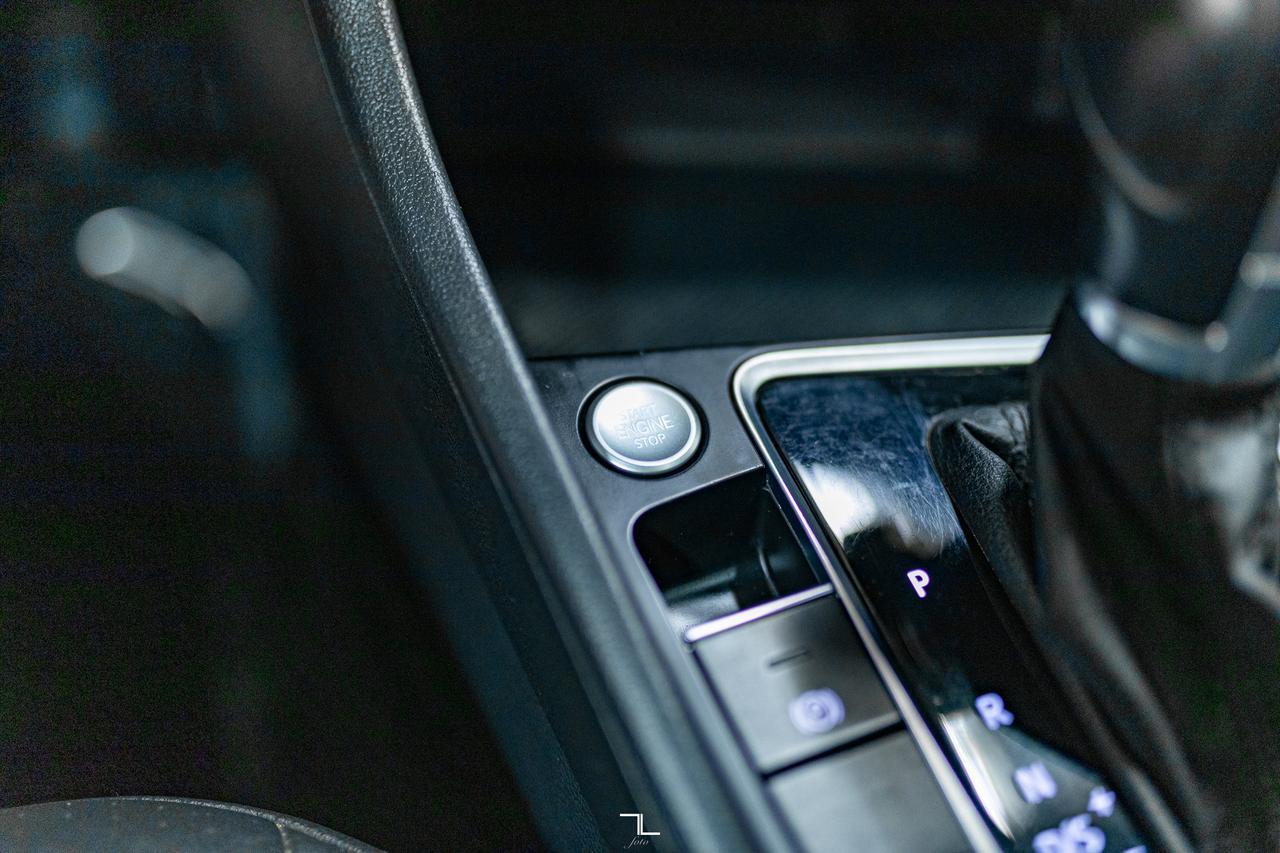 2019 Volkswagen Jetta Highline Leather Roof BCam Red Deer AB