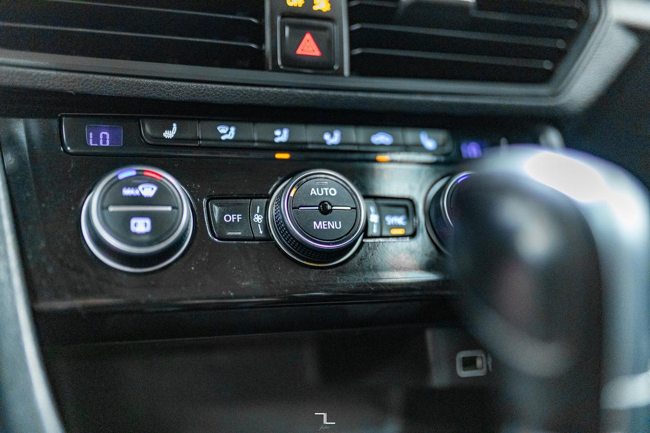 2019 Volkswagen Jetta Highline Leather Roof BCam Red Deer AB