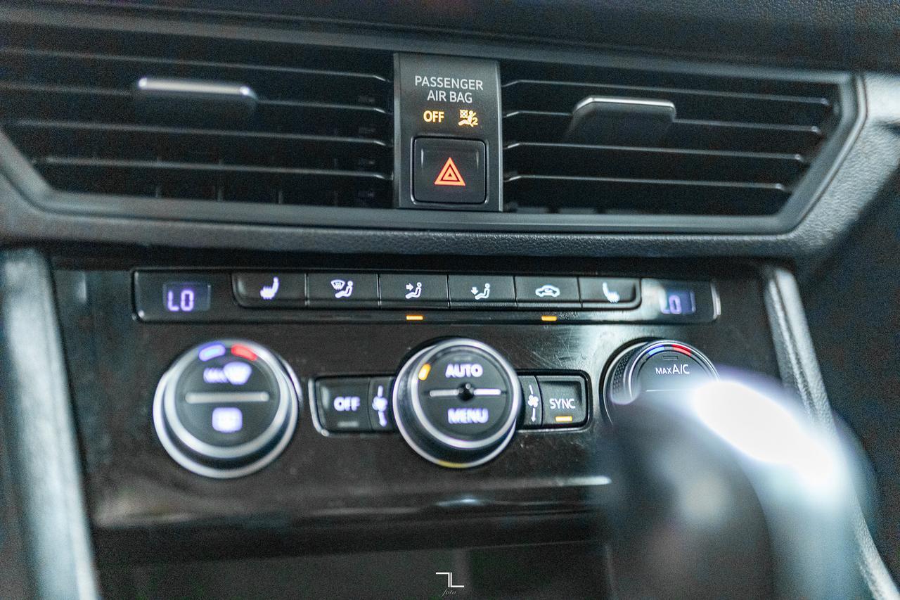 2019 Volkswagen Jetta Highline Leather Roof BCam Red Deer AB